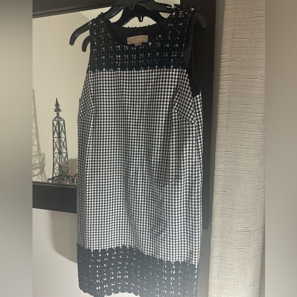 Michael Kors women’s checkered dress with pockets sleeveless sheath size 8